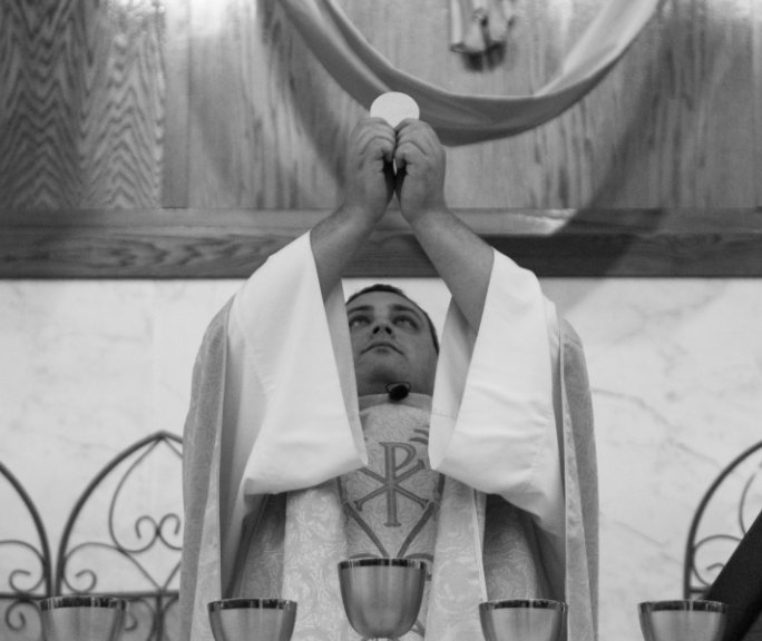 Ver The Extraordinary Lifestyle of a Priest: por Wade Stofko
