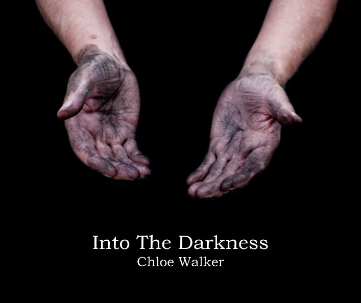 Ver Into the Darkness por Chloe Walker