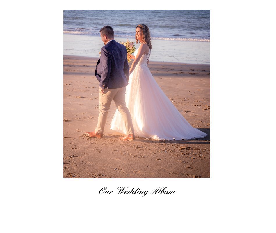 Visualizza The Wedding Album of Naomi and Josh Young di Photographs by Marina Hobbs