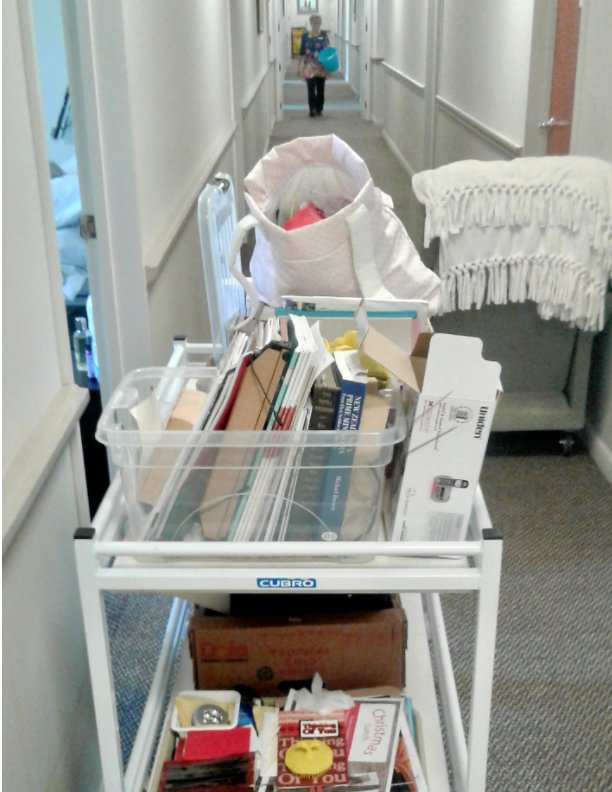 Books and favoured objects at Rita Angus Retirement home room 302. nach Lucien Rizos anzeigen