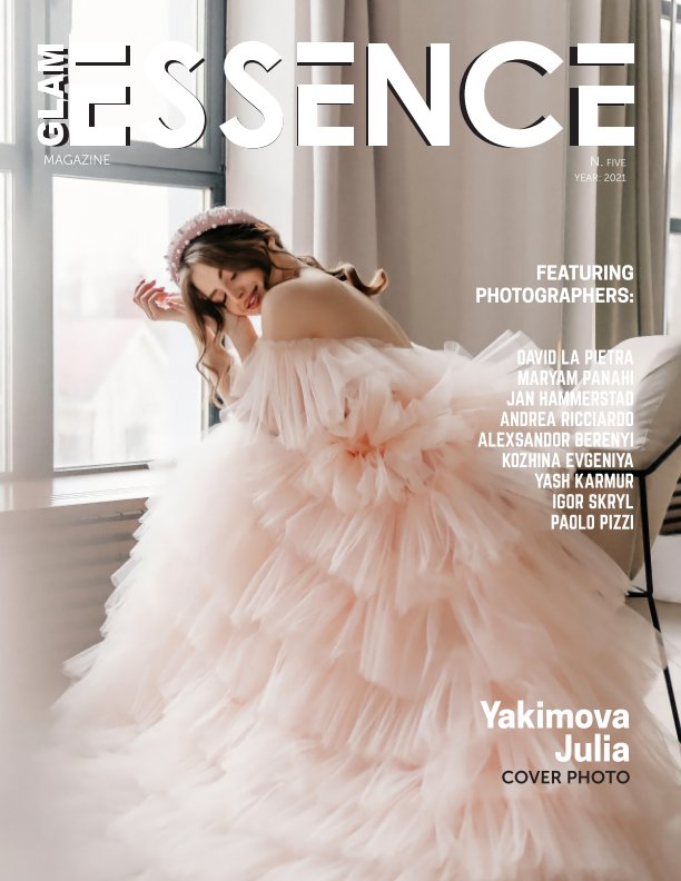 Bekijk GLAM ESSENCE issue n. 5 op Glam Essence Magazine