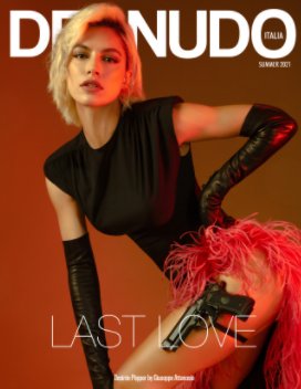 Desnudo Magazine Italia Issue 11 - Desiree Popper Cover book cover