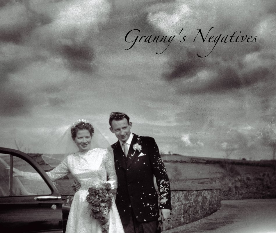 Visualizza Granny's Negatives di Clive Gracey