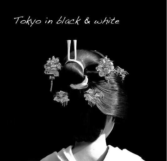 View Tokyo in black & white by Annick Erdmann