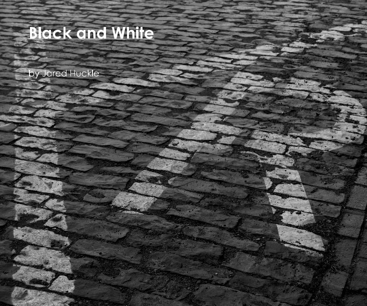 Visualizza Black and White di Jared Huckle