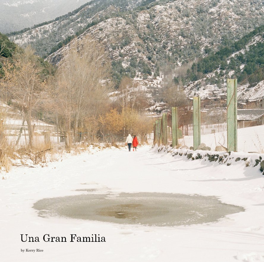 View Una Gran Familia by Kerry Rice
