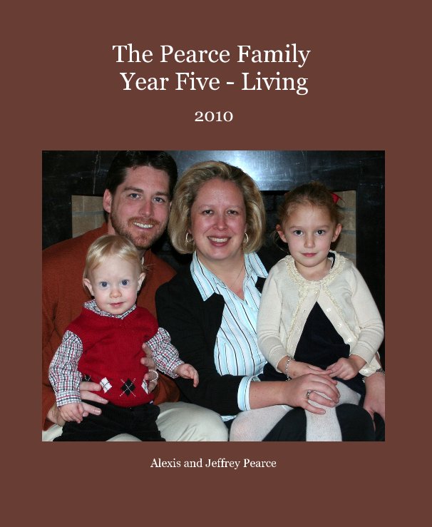 Visualizza The Pearce Family Year Five - Living di Alexis and Jeffrey Pearce