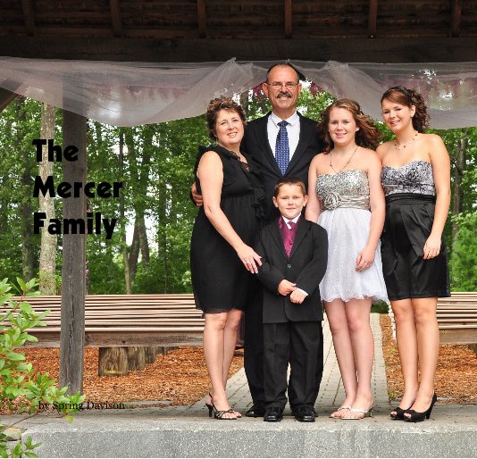 Bekijk The Mercer Family op Spring Davison