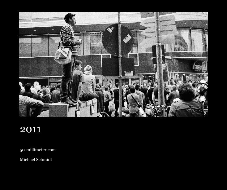 Voir %(titre) par %(nom_de_l'auteur)