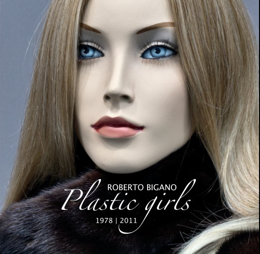 Ver Plastic Girls Compact por Roberto Bigano