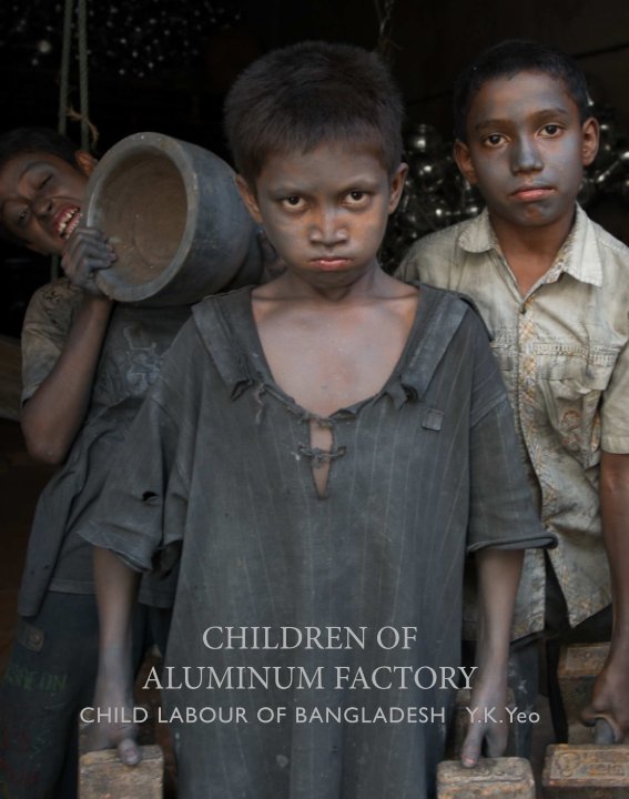 Ver Children Of Aluminum Factory (8x10) por Y K Yeo