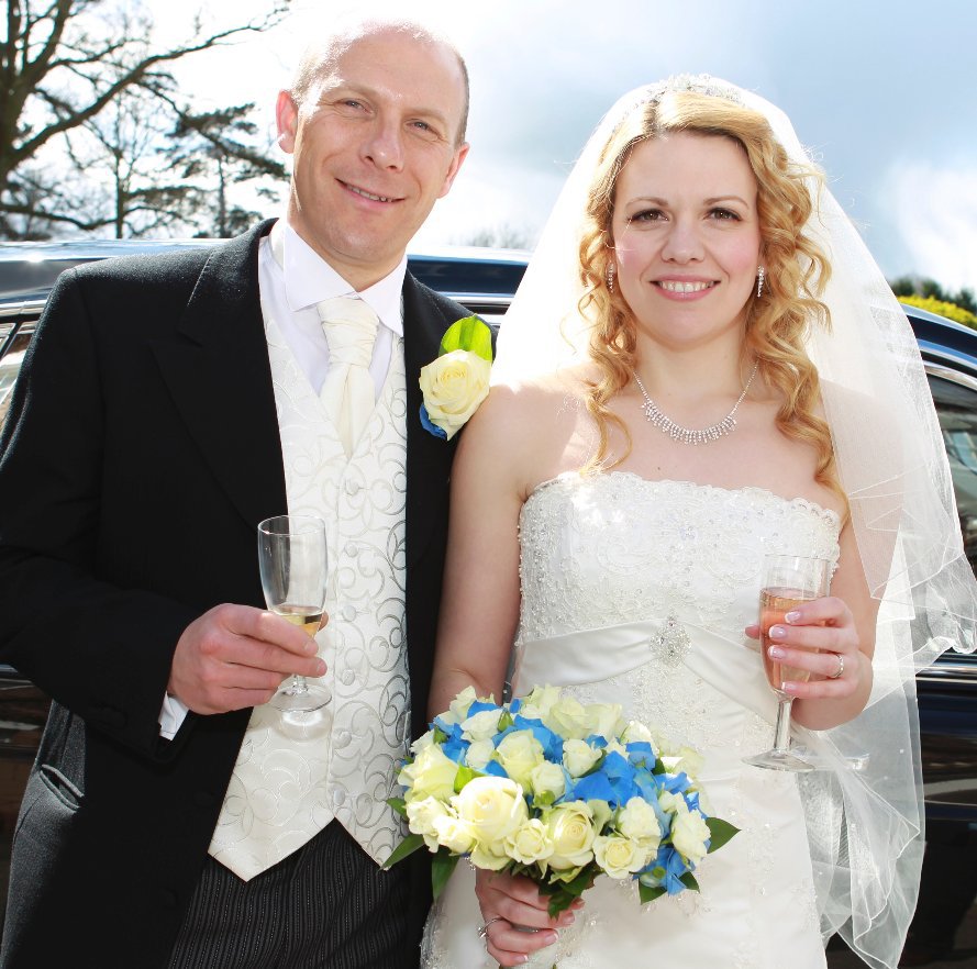 Wedding of Aled & Lisa Rowlands nach David Lloyd anzeigen