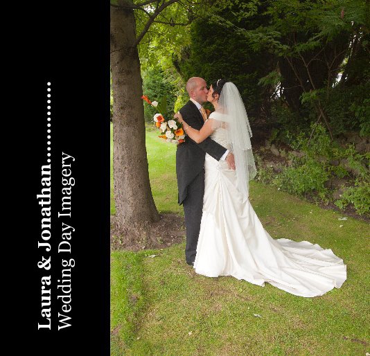 Visualizza Laura & Jonathan.............. Wedding Day Imagery 7" Square di Markallatt