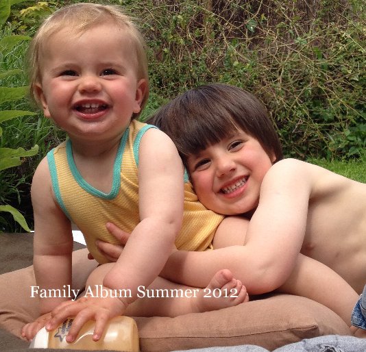 Family Album Summer 2012 nach Mari Darlison anzeigen