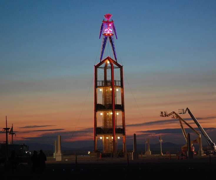 Visualizza A Day at Burning Man di Morgan Smith