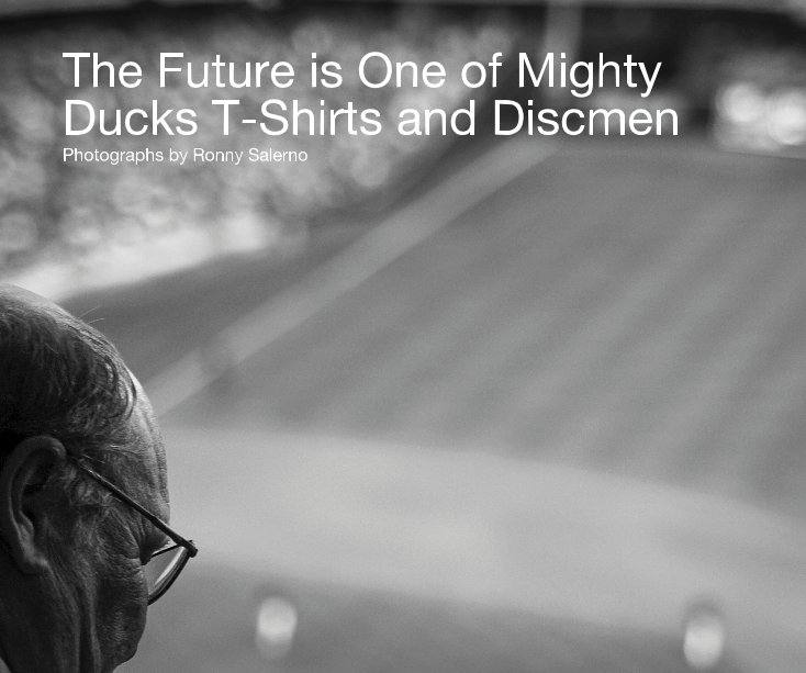 Ver The Future is One of Mighty Ducks T-Shirts and Discmen por Ronny Salerno