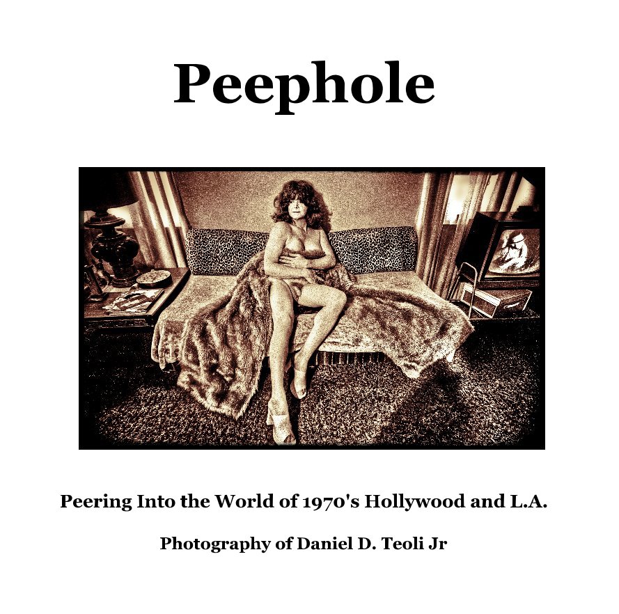 Visualizza Peephole di Photography of Daniel D. Teoli Jr