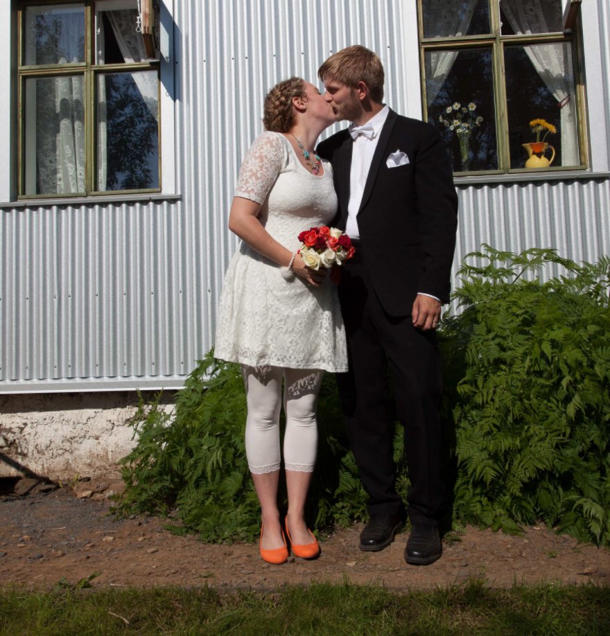 View Logi og Erna gifta sig by Anna Gyða Gunnlaugsdóttir