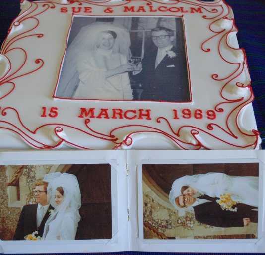 Malcolm & Sue Morton's Ruby Wedding Anniversary nach Jeff Hutchinson anzeigen