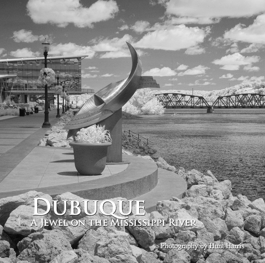 Ver Dubuque - A Jewel on the Mississippi River por Hunt Harris