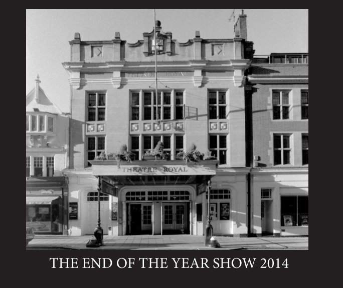 Bekijk The End of the Year Show 2014 op Derek Reay