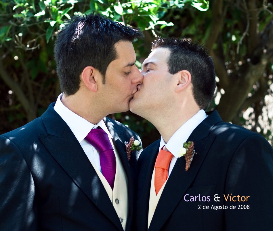Ver Carlos & Vi­ctor por Iris Laguna