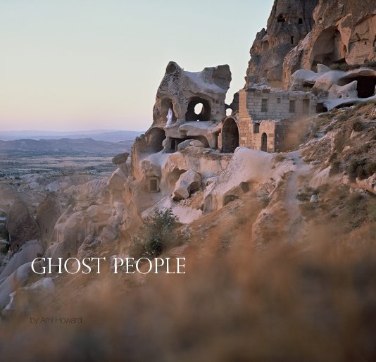 Visualizza Ghost People di Ami Mariscal
