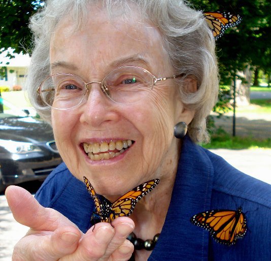 Shirley with the Butterflies nach Peter Waters anzeigen